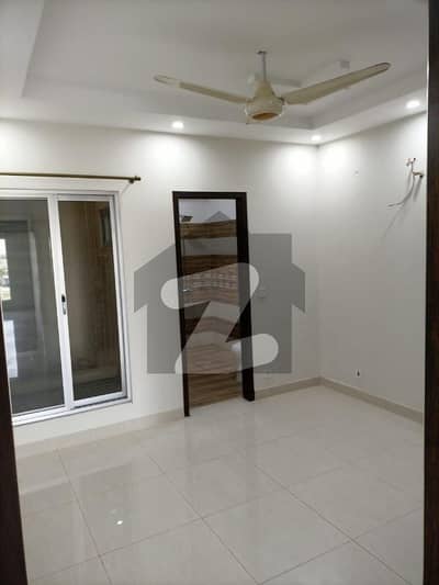 State Life Society F Block 4 Marla Commercial Flat 3rd Floor Available For Rent With Lift
