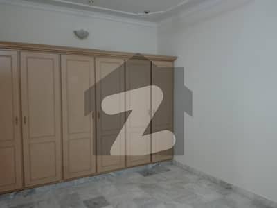 Ideal 1800 Square Feet House Available In G-10/1, Islamabad