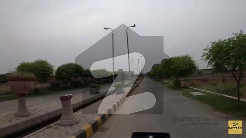 سوئی گیس ایمپلائزکوآپریٹو ہاؤسنگ سوسائٹی لاہور میں 6 مرلہ رہائشی پلاٹ 72 لاکھ میں برائے فروخت۔
