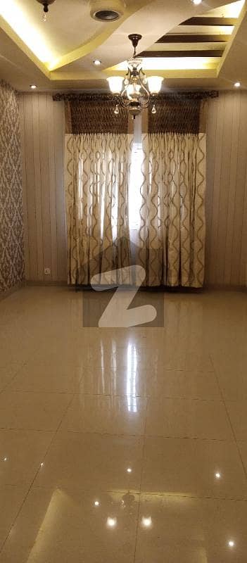 کلفٹن ۔ بلاک 2 کلفٹن کراچی میں 3 کمروں کا 9 مرلہ بالائی پورشن 3.6 کروڑ میں برائے فروخت۔