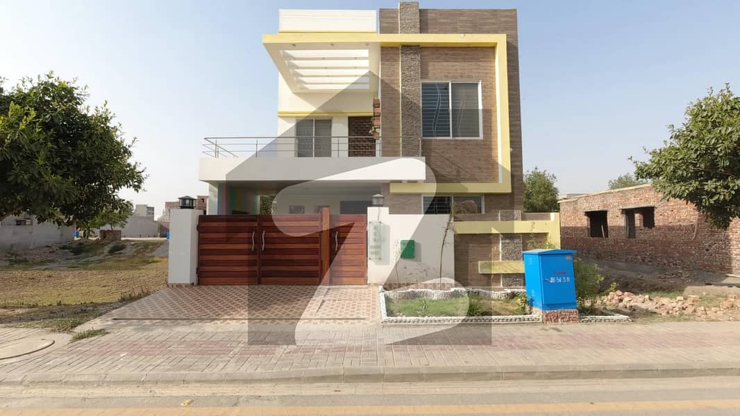 8 Marla House In Bahria Orchard Phase 1 - Southern Is Available