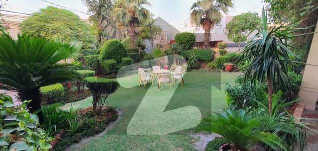 Shadman Colony Vip Location Faisalabad 24 Marla House For Sale