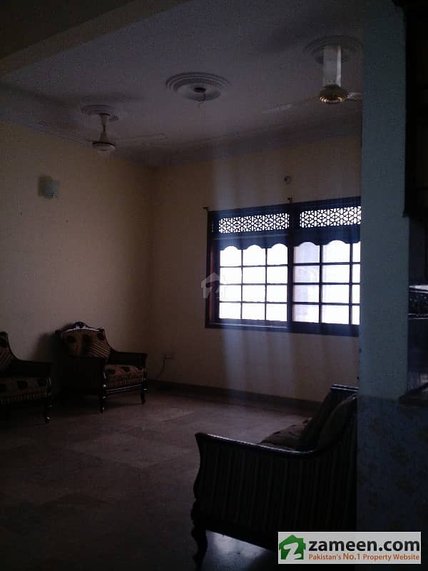 600 Sq Yd 4 Bed D/D First   Floor        For Rent