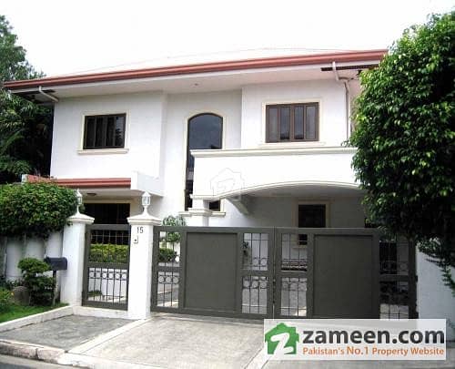 F-6/4 - 400 Sq. yards Proper Corner House For Sale