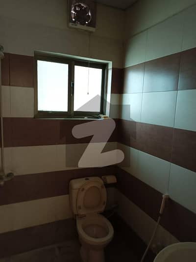 زراج ہاؤسنگ سکیم اسلام آباد میں 2 کمروں کا 3 مرلہ فلیٹ 80 لاکھ میں برائے فروخت۔