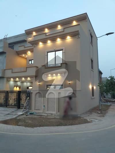ڈریم گارڈنز ڈیفینس روڈ لاہور میں 5 کمروں کا 6 مرلہ مکان 2.2 کروڑ میں برائے فروخت۔