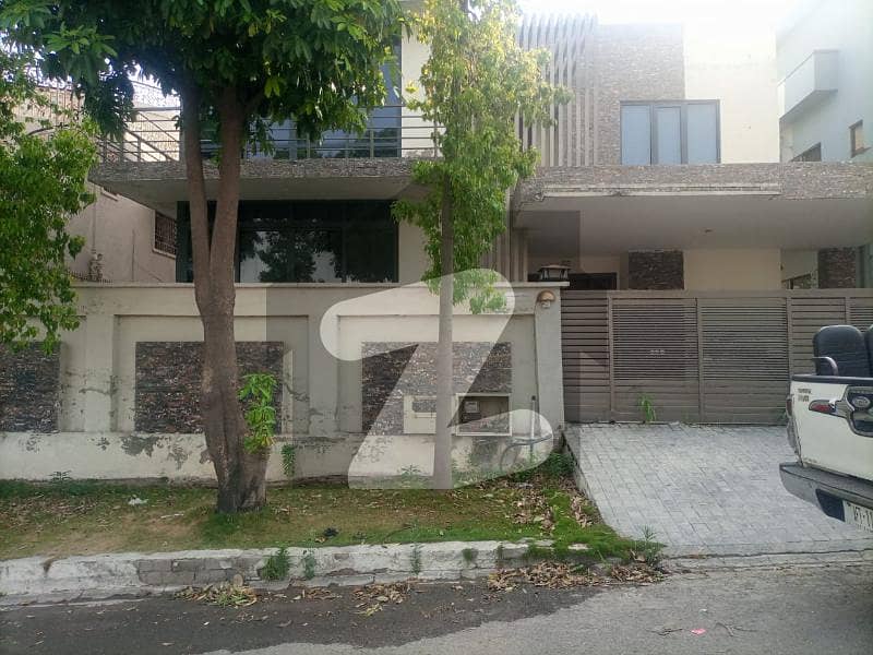 One Kanal House For Sale In Dha Phase 1 Sector D Main Boulevard Service Road 2