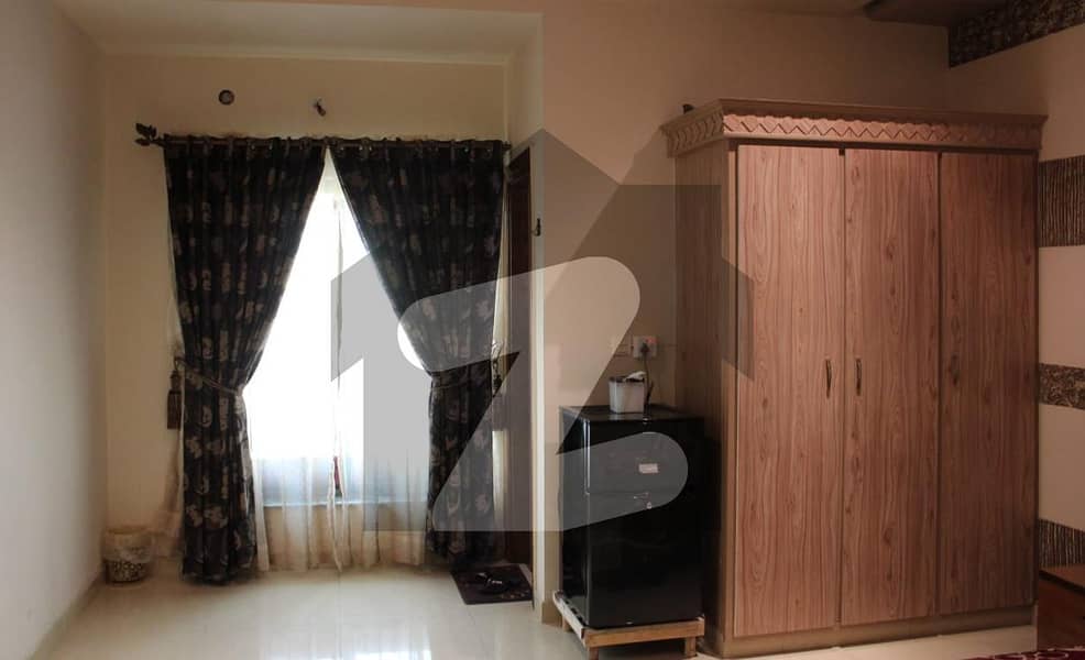 ماڈل سٹی رائل ولاز لوئر کینال روڈ فیصل آباد میں 3 کمروں کا 4 مرلہ مکان 1.3 کروڑ میں برائے فروخت۔
