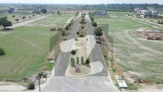 وادی ستارہ لاہور ۔ شیخوپورہ ۔ فیصل آباد روڈ فیصل آباد میں 1.2 کنال رہائشی پلاٹ 2.88 کروڑ میں برائے فروخت۔