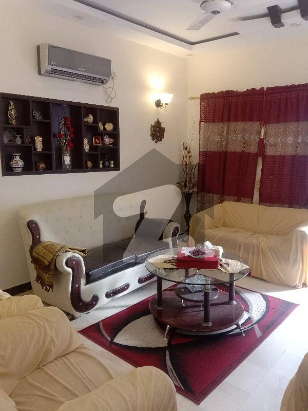 نارتھ ناظم آباد ۔ بلاک جے نارتھ ناظم آباد کراچی میں 6 کمروں کا 8 مرلہ مکان 4.5 کروڑ میں برائے فروخت۔