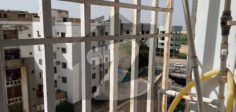 گلستانِِ جوہر ۔ بلاک 13 گلستانِ جوہر کراچی میں 2 کمروں کا 2 مرلہ فلیٹ 45 لاکھ میں برائے فروخت۔