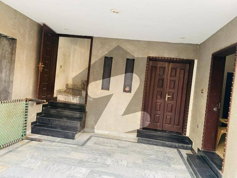 کینال گارڈن - بلاک ایچ کینال گارڈن لاہور میں 3 کمروں کا 8 مرلہ مکان 1.8 کروڑ میں برائے فروخت۔
