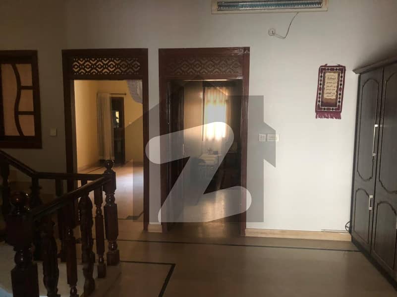 فیڈرل بی ایریا ۔ بلاک 14 فیڈرل بی ایریا کراچی میں 6 کمروں کا 5 مرلہ مکان 3 کروڑ میں برائے فروخت۔