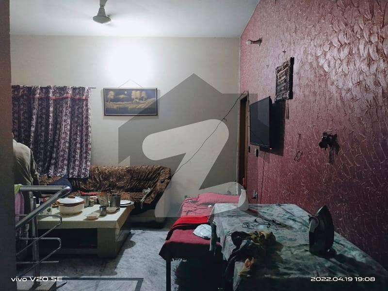 عمیر ٹاؤن فیصل آباد میں 4 کمروں کا 3 مرلہ مکان 65 لاکھ میں برائے فروخت۔