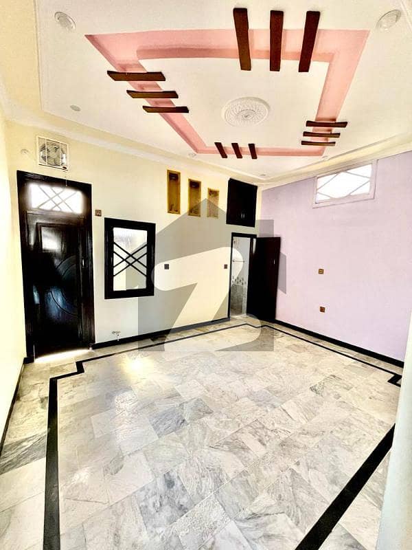 اولڈ باڑہ روڈ پشاور میں 8 کمروں کا 6 مرلہ مکان 90 ہزار میں کرایہ پر دستیاب ہے۔