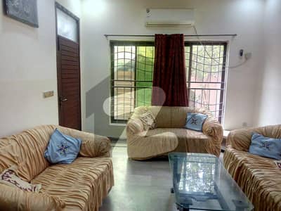 ایڈن بولیوارڈ ہاؤسنگ سکیم کالج روڈ لاہور میں 5 کمروں کا 8 مرلہ مکان 1.95 کروڑ میں برائے فروخت۔