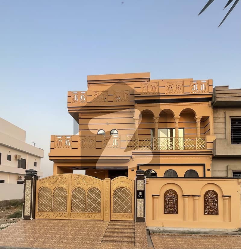 2700 Square Feet House Ideally Situated In Aziza Housing Scheme