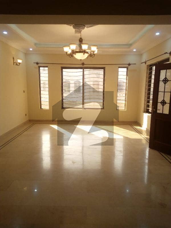 Upper Portion Of 4500 Square Feet For Rent In Mohra Nur Road