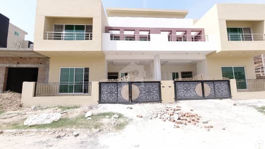 تاج ریزیڈینشیا - للی بلاک تاج ریزیڈنسیا راولپنڈی میں 5 کمروں کا 8 مرلہ مکان 2.25 کروڑ میں برائے فروخت۔