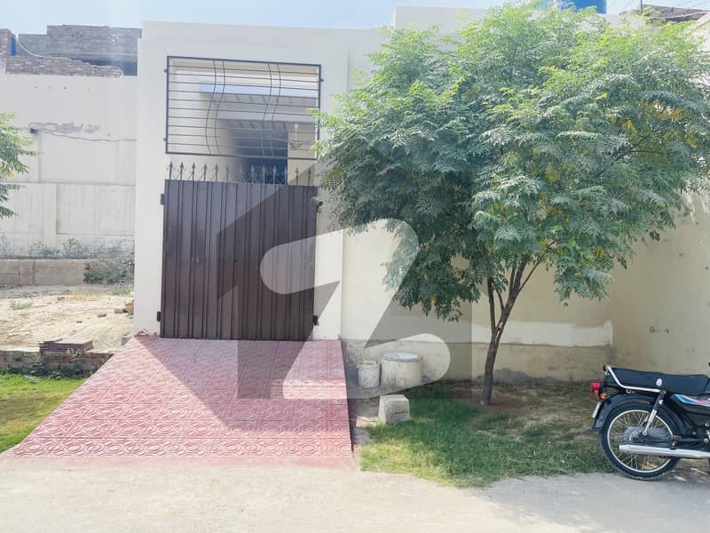 لوئر کینال روڈ فیصل آباد میں 1 کمرے کا 2 مرلہ مکان 48 لاکھ میں برائے فروخت۔