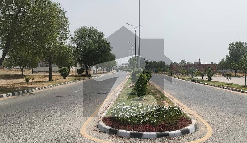 1 Kanal Amazing Location Plot For Sale In M3 Block Lake City Lahore