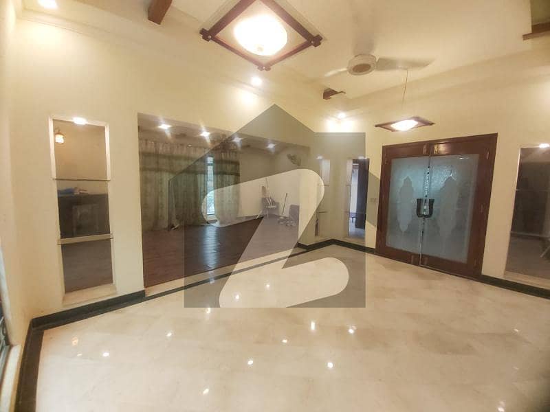 One Kanal Beautifull Lower Portion For Rent In Dha Phase 4