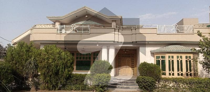 A 9000 Square Feet House In Peshawar Is On The Market For Rent
