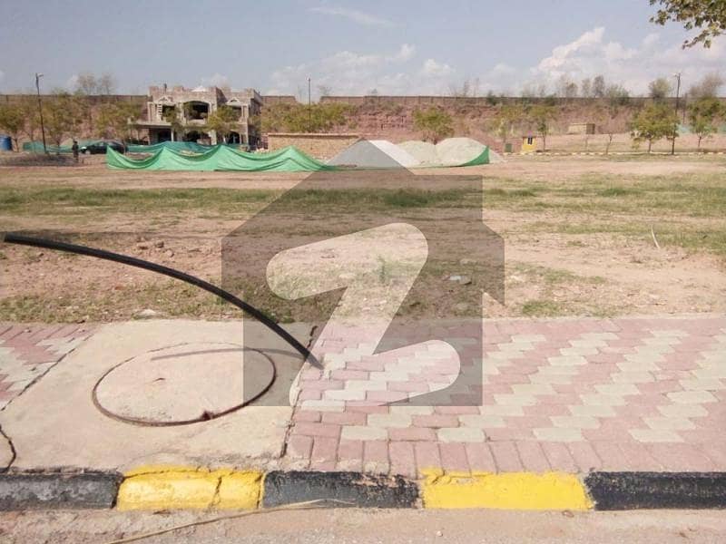 1Kanal with 1.5 Marla Extraland at Very Good Loaction Plot For Sale in Bahria Enclave