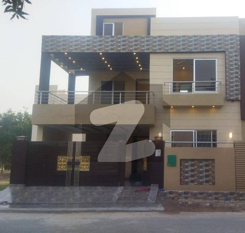 بحریہ آرچرڈ فیز 2 بحریہ آرچرڈ لاہور میں 5 کمروں کا 8 مرلہ مکان 2.3 کروڑ میں برائے فروخت۔ بحریہ آرچرڈ فیز 2 بحریہ آرچرڈ لاہور میں 5 کمروں کا 8 مرلہ مکان 2.3 کروڑ میں برائے فروخت۔