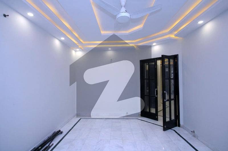 ڈی ایچ اے فیز 4 ڈیفنس (ڈی ایچ اے) لاہور میں 3 کمروں کا 1 کنال بالائی پورشن 80 ہزار میں کرایہ پر دستیاب ہے۔
