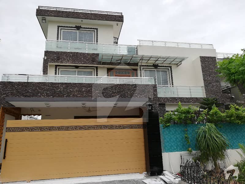 60*90 One Kanal Beautiful House  For Sale In Mdr