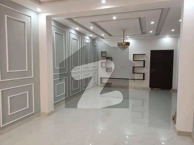 10 Marla Residential House Available For Rent