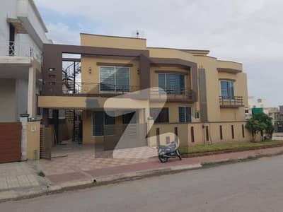 Corner House In B Block With Good Condition