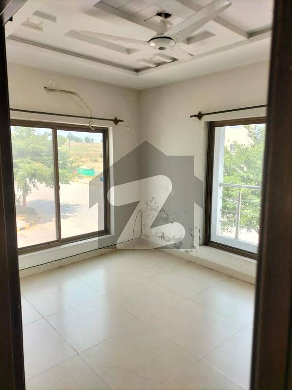 5 Marla Boulevard House Available For Rent In Sector B Rd 1/1 Bahria Enclave Islamabad.