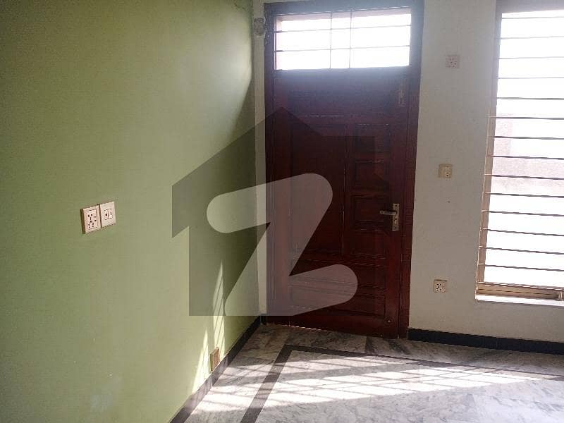 Upper Portion Of 2700 Square Feet In Jinnah Gardens Is Available