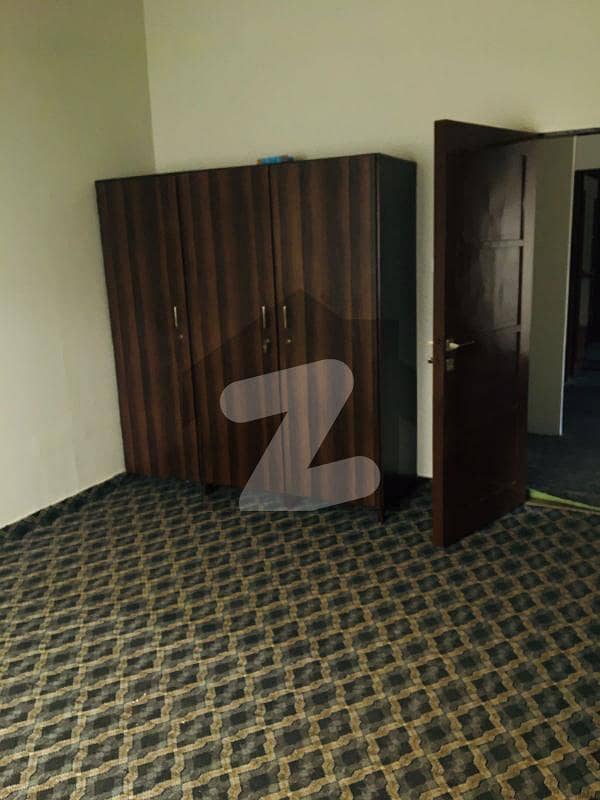 کلفٹن ۔ بلاک 9 کلفٹن کراچی میں 4 کمروں کا 10 مرلہ مکان 1.55 لاکھ میں کرایہ پر دستیاب ہے۔