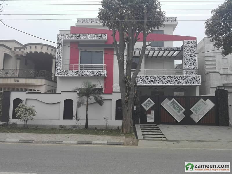 1 Kanal Luxury Bungalow Available For Sale