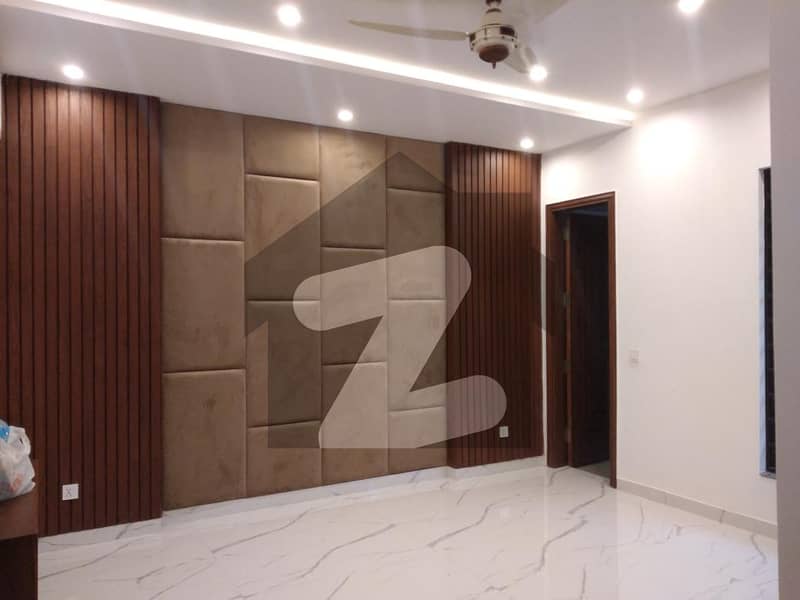 12 Marla Corner House In Paragon City Imperial 1 Block For sale