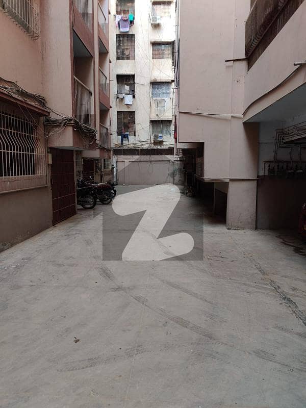 سولجر بازار نمبر 2 سولجر بازار جمشید ٹاؤن کراچی میں 3 کمروں کا 6 مرلہ فلیٹ 1.5 کروڑ میں برائے فروخت۔