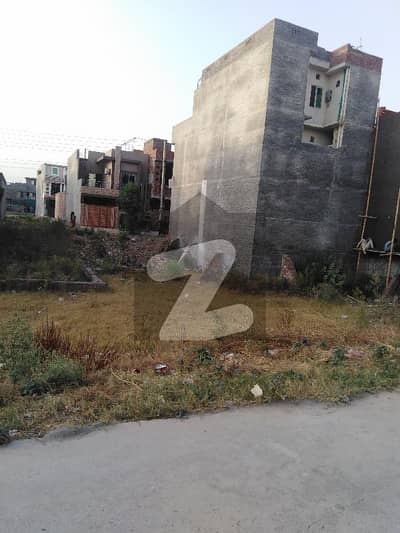 غوث گارڈن - فیز 4 غوث گارڈن لاہور میں 5 مرلہ رہائشی پلاٹ 46 لاکھ میں برائے فروخت۔