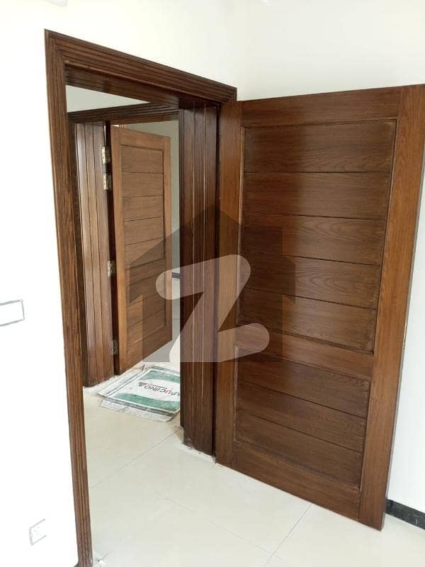 Parking Facing House For Sale In G-11 1 With 2 Sedan Car Parking, 6 Bed Rooms With Attached Bath Room