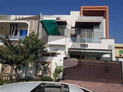 10 Marla House Is For Sale  At Block D Sector D-17