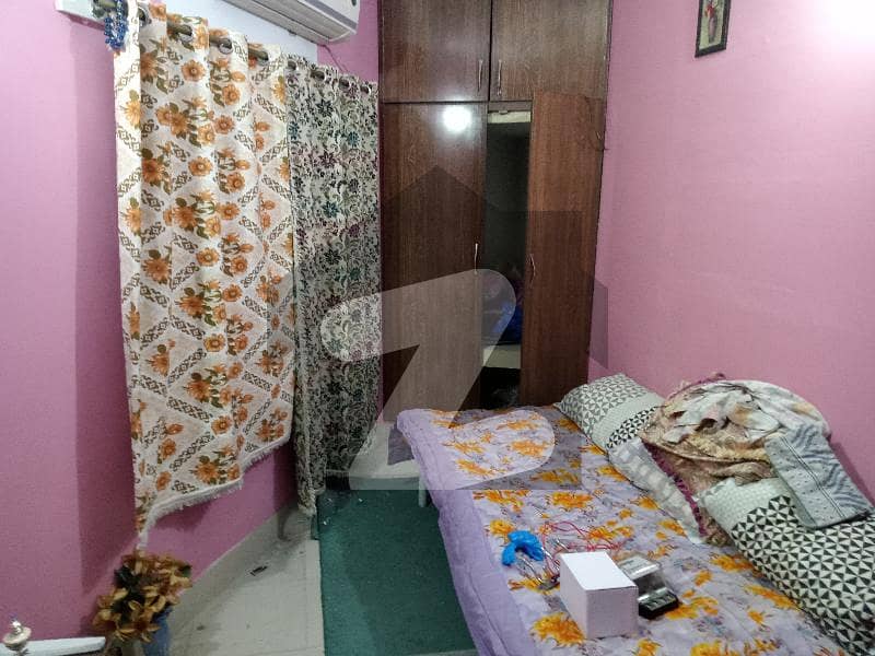 محافظ ٹاؤن لاہور میں 2 کمروں کا 3 مرلہ فلیٹ 23 ہزار میں کرایہ پر دستیاب ہے۔