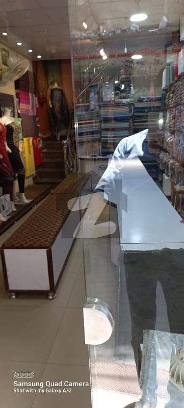 مسلم بازار سرکلر روڈ سیالکوٹ میں 1 مرلہ دکان 3.5 کروڑ میں برائے فروخت۔