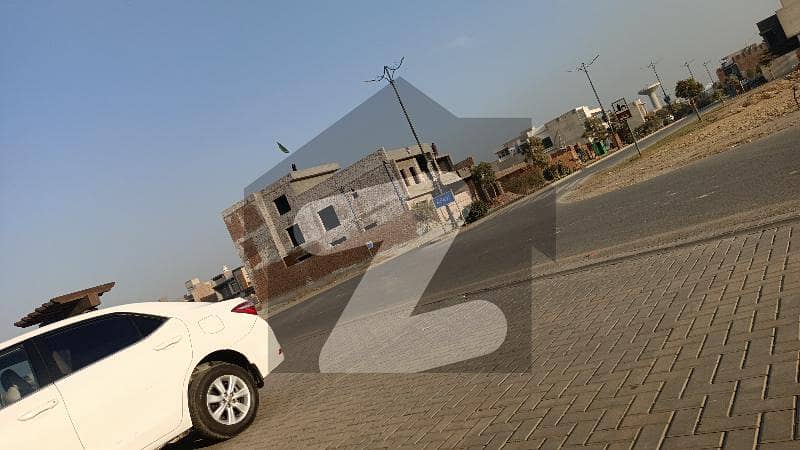 ایڈن آرچرڈ بلاک ایکس ایڈن آچرڈ فیصل آباد میں 5 مرلہ رہائشی پلاٹ 65 لاکھ میں برائے فروخت۔