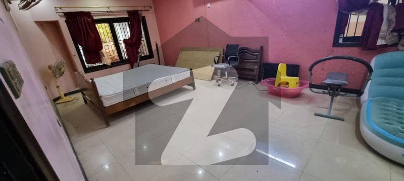 ڈی ایچ اے فیز 2 ایکسٹینشن ڈی ایچ اے ڈیفینس کراچی میں 5 کمروں کا 1 کنال مکان 9.25 کروڑ میں برائے فروخت۔