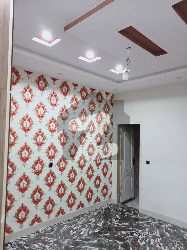 سمیع ٹاؤن لاہور میں 5 کمروں کا 5 مرلہ مکان 1.4 کروڑ میں برائے فروخت۔