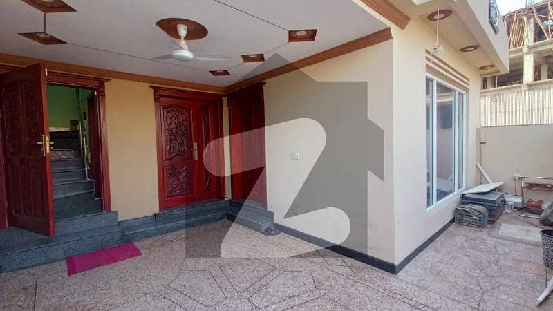 In Bahria Town Phase 8 - Block M House For sale Sized 6 Marla
