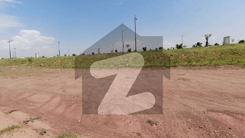 prime location 8marla commercial plot for sale in bahria enclave Islamabad sector C1 services Road south