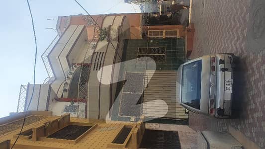 محلہ فیصل آباد گوجرانوالہ میں 8 کمروں کا 8 مرلہ مکان 2.2 کروڑ میں برائے فروخت۔